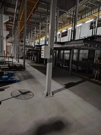 ¿Cómo funciona el control de presión en una línea de recubrimiento al vacío?